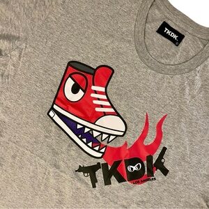 Tokidoki Laces Sneaker Japanese Kaiju Flame Tokimondo Shirt Men’s Large Tee NWT